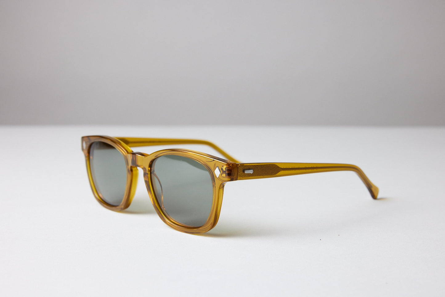 NEW YORK EYERISH, Castlerock. Caramel Frame with G24 Green Lenses