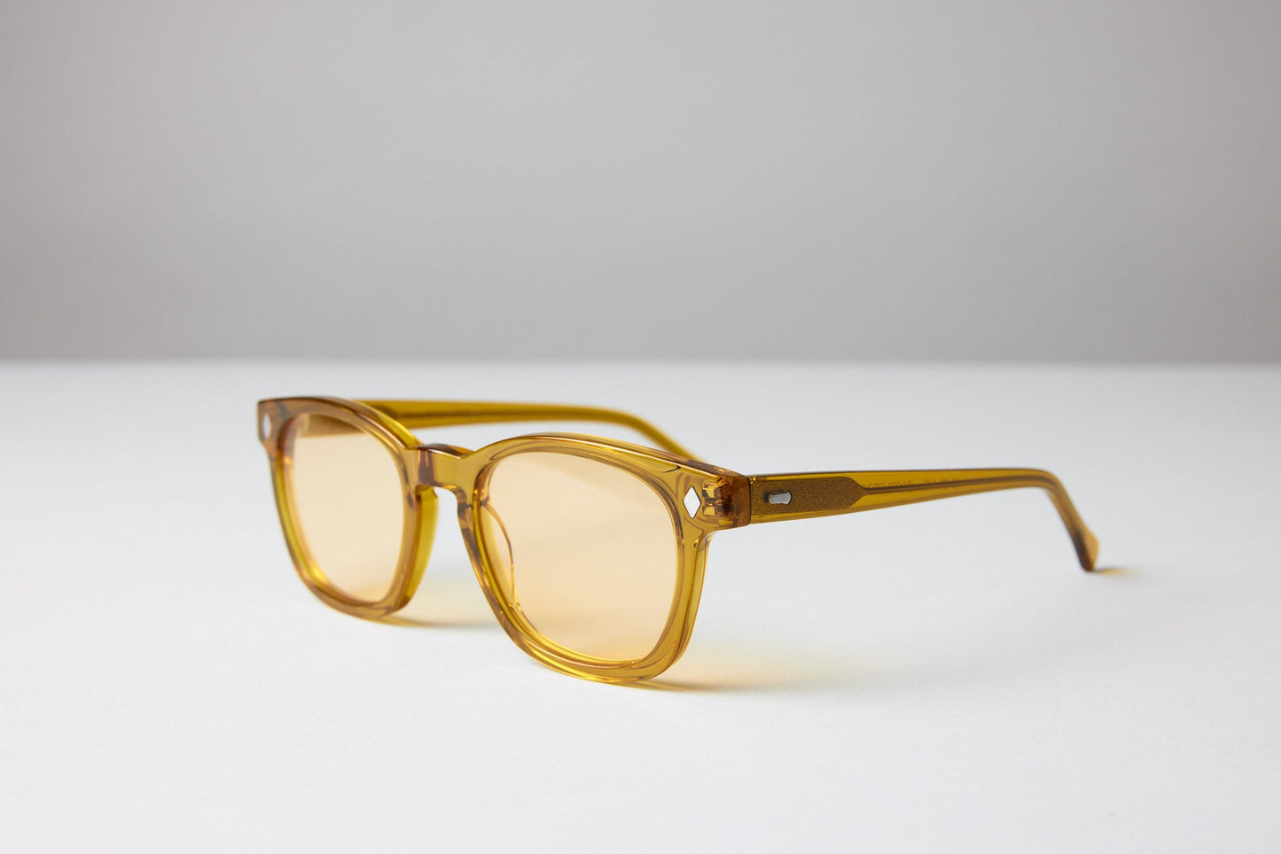 NEW YORK EYERISH, Castlerock. Caramel Frame with Gold Lenses