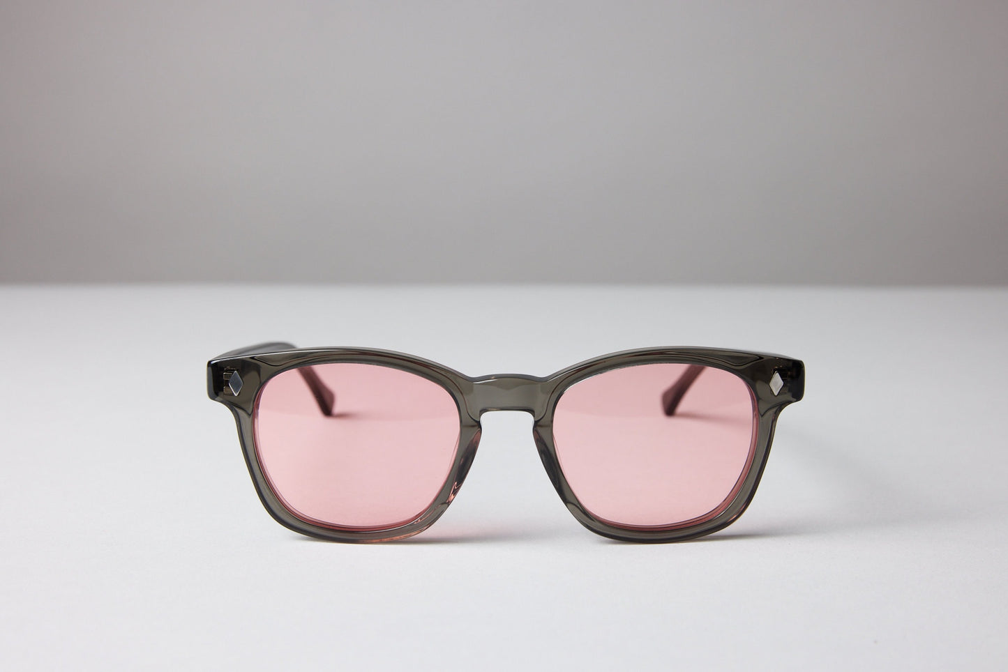 NEW YORK EYERISH, Castlerock. Smoky Grey Frame with Rose Colored Lenses