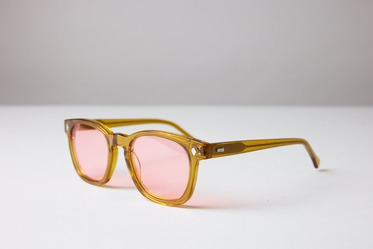 NEW YORK EYERISH, Castlerock. Caramel Frame with Pink Lenses
