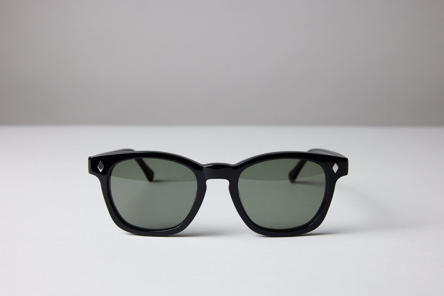 NEW YORK EYERISH, Castlerock. Black Frame with G24 Green Lenses