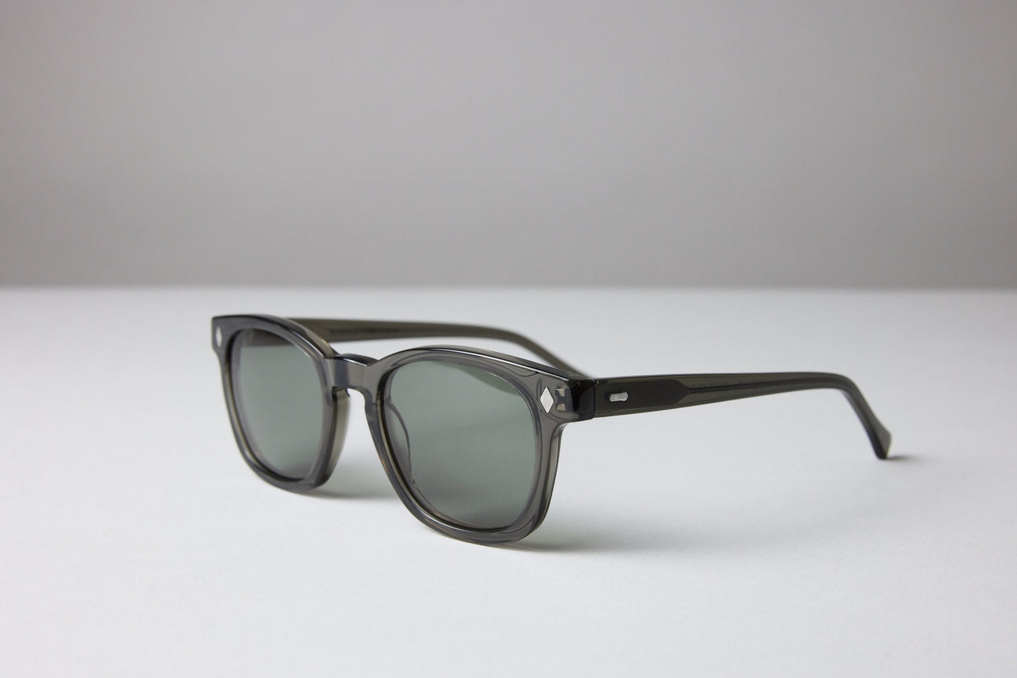 NEW YORK EYERISH, Castlerock. Smoky Grey Frame with G24 Green Lenses