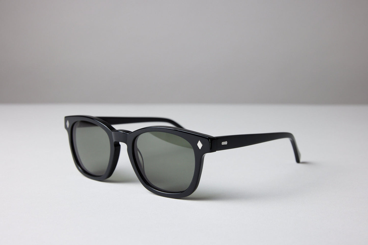 NEW YORK EYERISH, Castlerock. Black Frame with G24 Green Lenses
