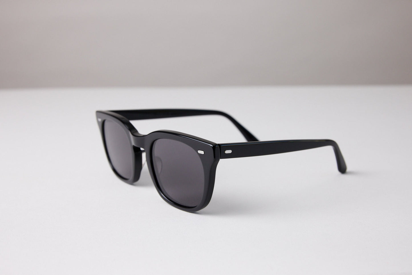 NEW YORK EYERISH, Dingle. Black Frame with Grey Lenses