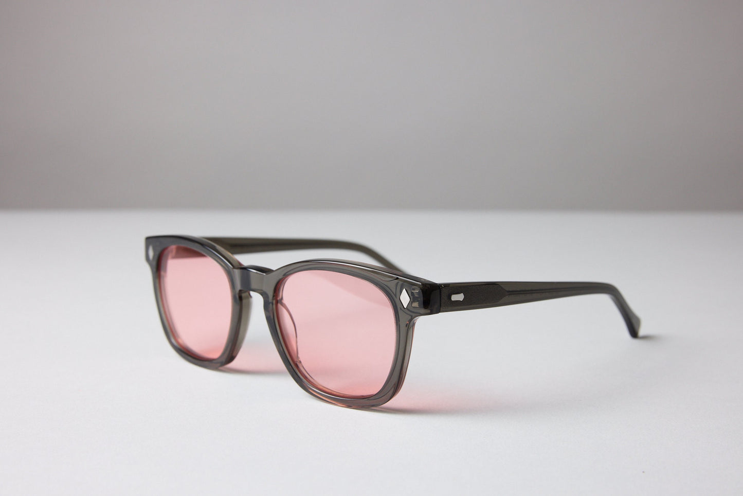 NEW YORK EYERISH, Castlerock. Smoky Grey Frame with Pink Lenses